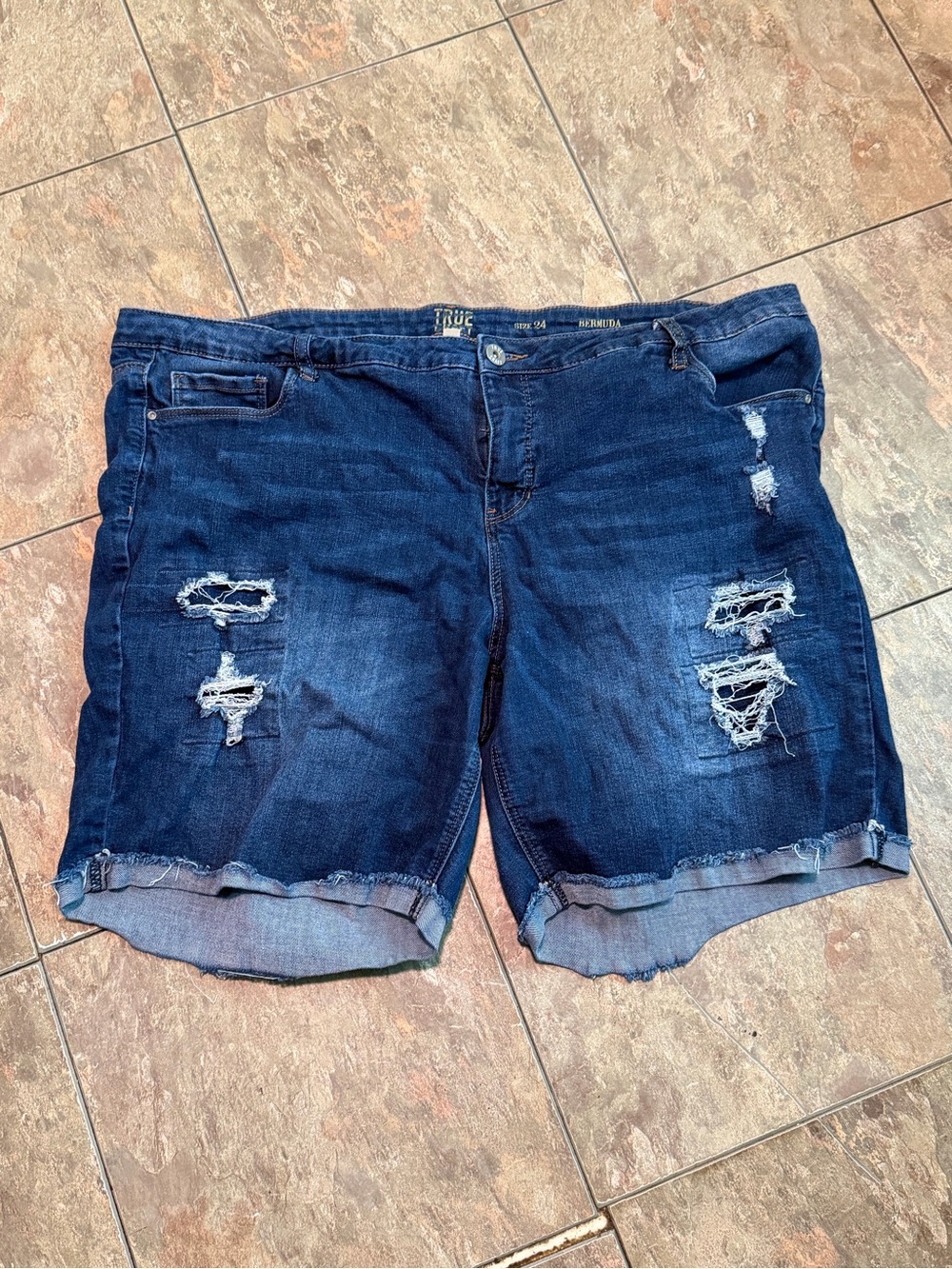 True Craft Blue Denim Shorts with Distressed Trim size 24